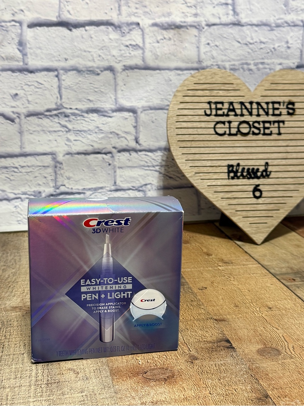 Crest 3D Whitening Pen + Light, Easy to Use new unopened